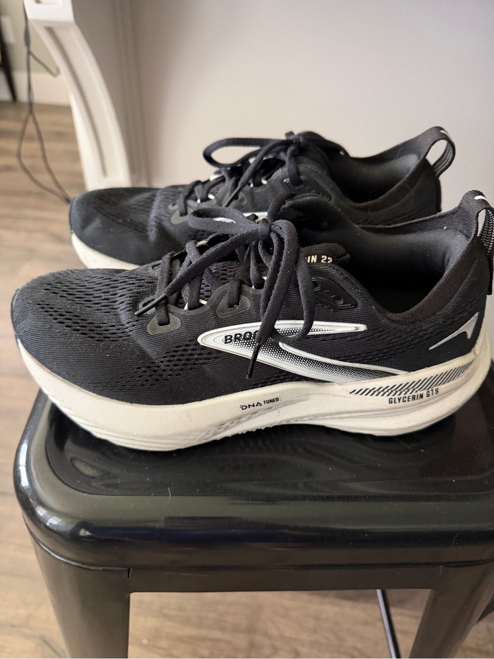 Brooks Women's Black and White Athletic Running Shoes - Picture 2 of 3
